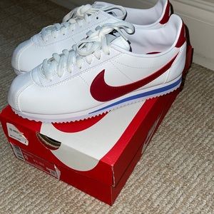 never worn Womens Nike Cortez size 8